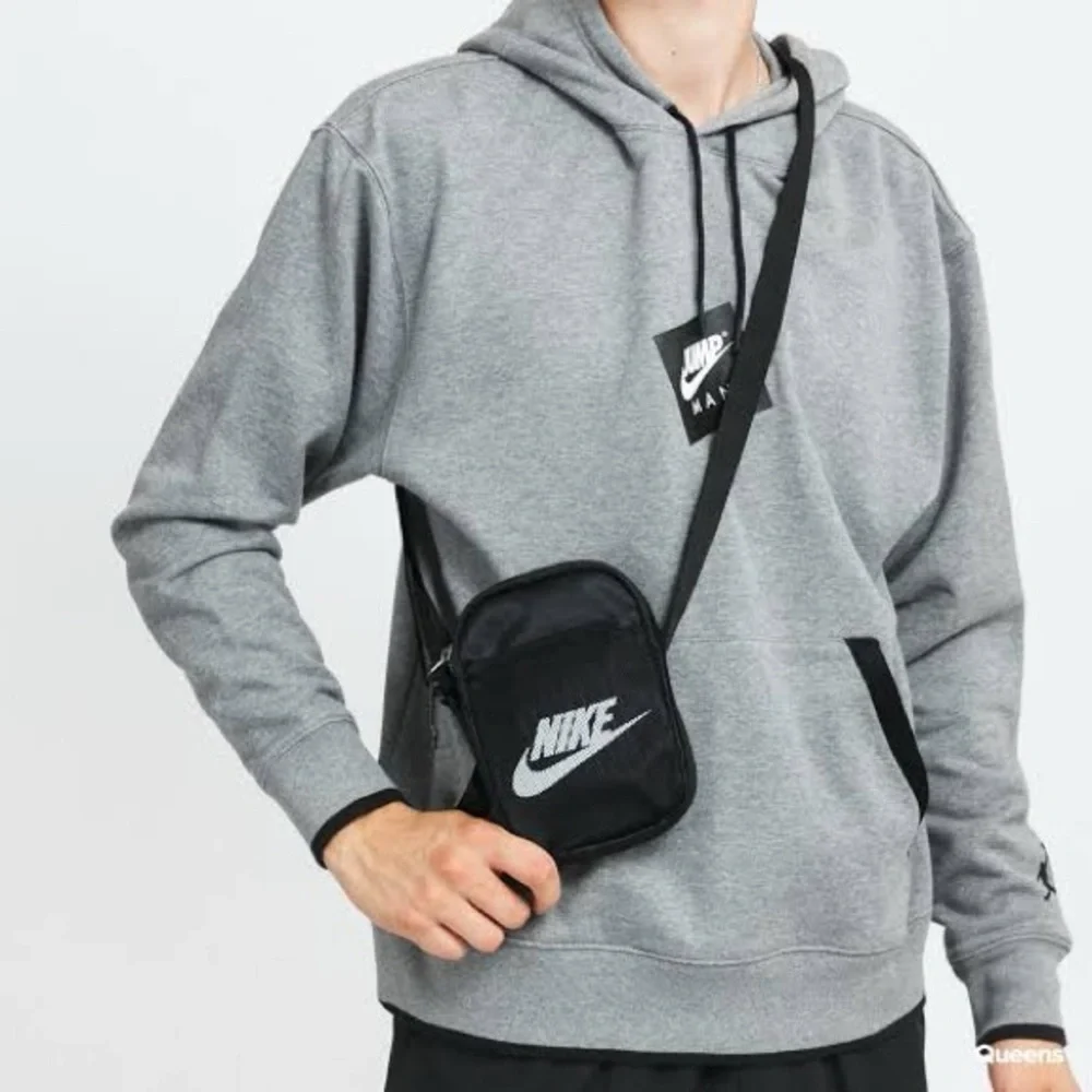 Nike Heritage Crossbody Bag (Small 1L) Black/White BA5871-010